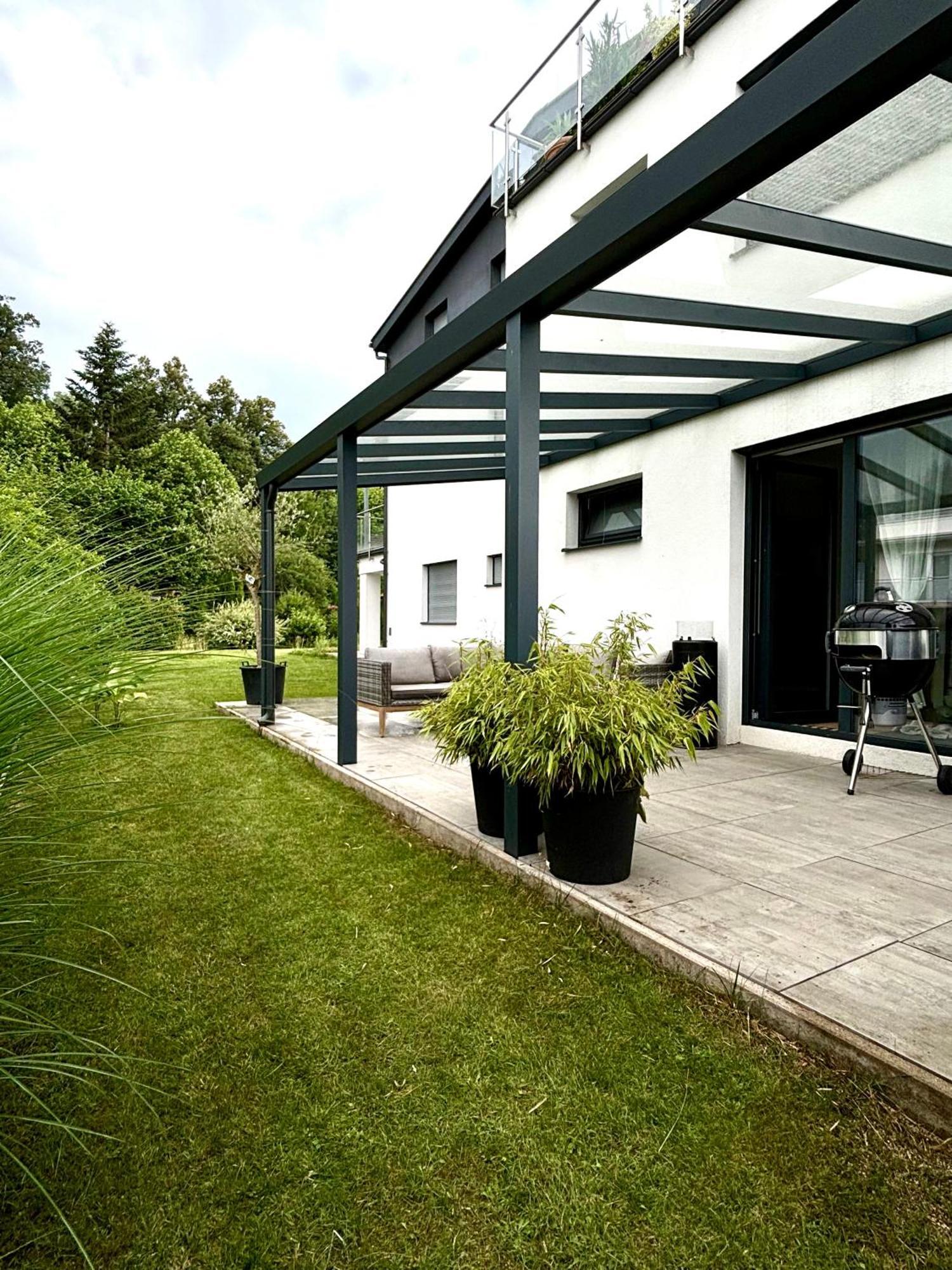Schoene Wohnung Mit Terrasse Und Parkplatz Velden am Wörthersee Exteriér fotografie