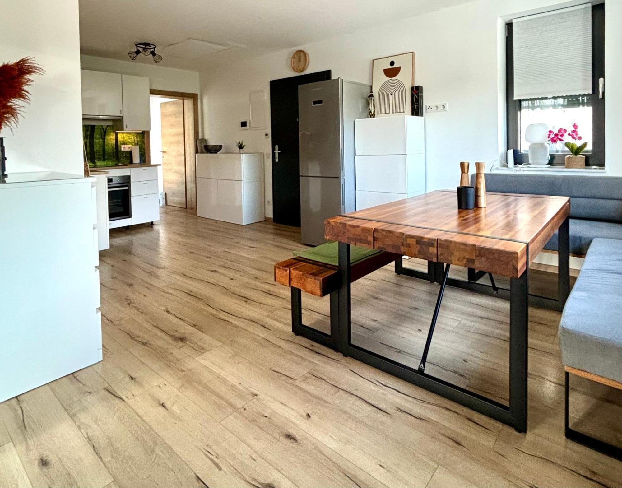 Schoene Wohnung Mit Terrasse Und Parkplatz Velden am Wörthersee Exteriér fotografie